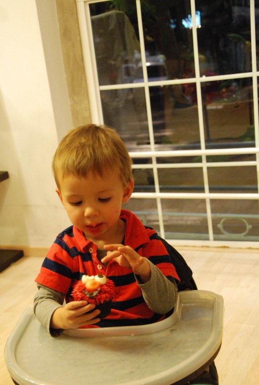2013 07 26 Elmo Cupcakes-3