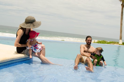 2013 08 01 Puerto Escondido- The Pool-10