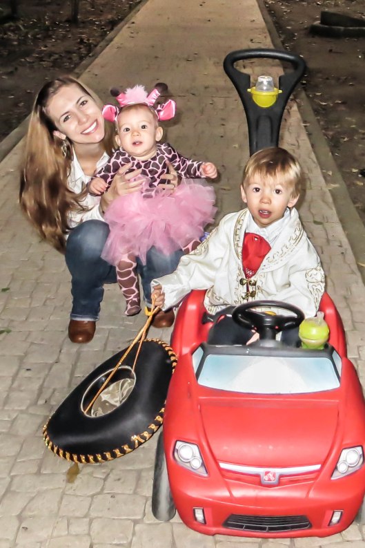 2013 10 31 Trick or Treating in Mexico-1