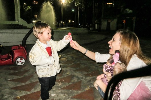 2013 10 31 Trick or Treating in Mexico-3